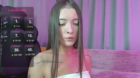 Snapshot of lizalure chatting on 10.06.25 LizaLure online show from 10.06.25