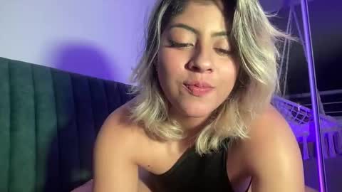 Lizeth online show from 10.28.25