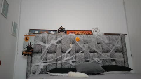  LIZBETH ROSS  online show from 10.28.25