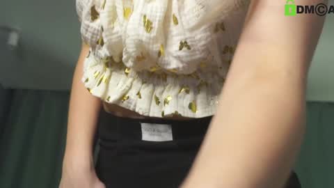 Snapshot of lizbethcoll chatting on 01.31.25 Sunnheart online show from 01.31.25