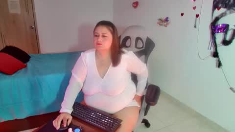 lizz_milf online show from 10.21.25