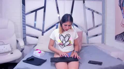 Lizza online show from 10.17.25