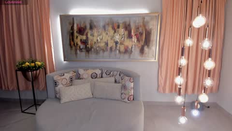 Lizzi  online show from 01.25.25