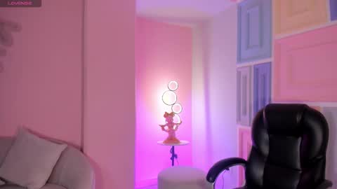 Lizzi  online show from 09.14.25