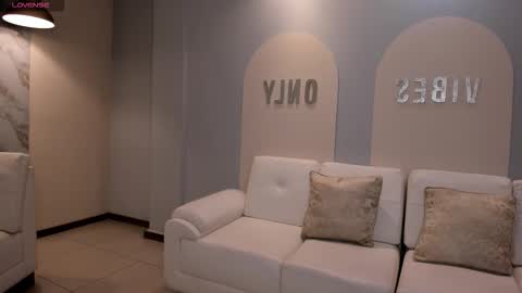 Lizzi  online show from 11.03.25