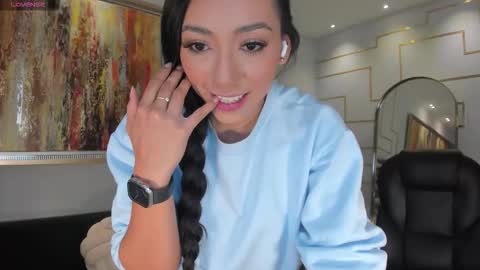 Lizzi  online show from 02.26.26