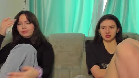 lizzi_muur online show from 01.22.25