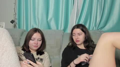 lizzi_muur online show from 01.25.25