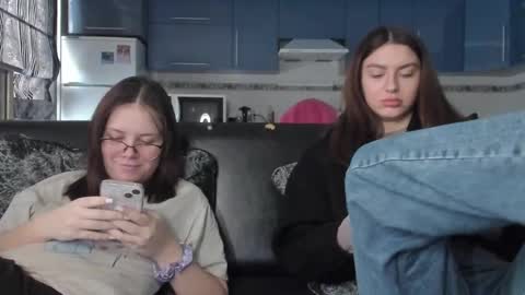 lizzi_muur online show from 02.11.25