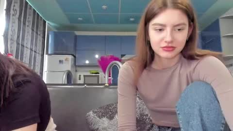 lizzi_muur online show from 03.05.25