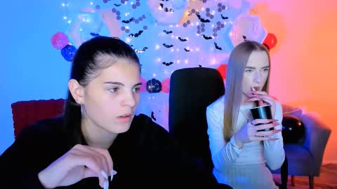 lizzie_boom online show from 10.27.25