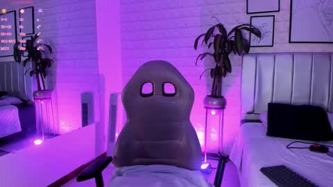  Lizzie  online show from 11.26.25