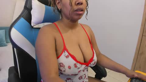 lizzie_williamss online show from 04.27.26