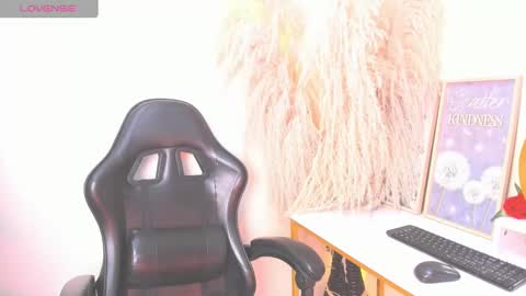 Lizzy  online show from 09.26.25