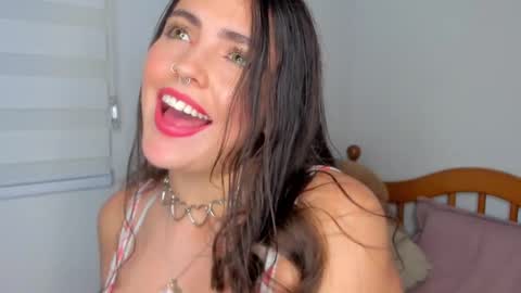 Snapshot of llanna_ chatting on 02.10.25 Llanna online show from 02.10.25