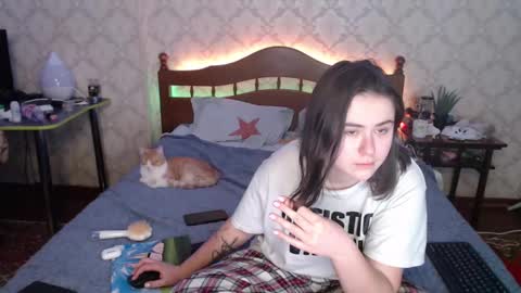 Snapshot of llevella chatting on 01.06.25 Sevy online show from 01.06.25