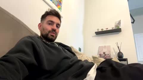 Snapshot of lnnc5 chatting on 10.21.25 lnnc5 online show from 10.21.25