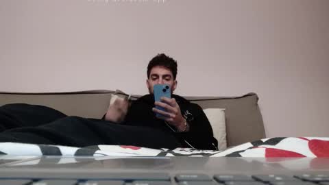 Snapshot of lnnc5 chatting on 12.01.25 lnnc5 online show from 12.01.25