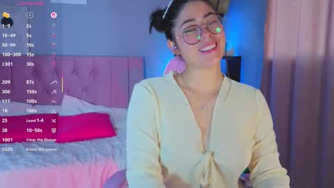 Snapshot of loaluxury chatting on 11.07.25 Pamela online show from 11.07.25