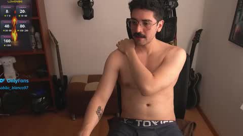 Snapshot of lobito_blanco97 chatting on 11.05.25 Lobito blanco Thefckingwolf main account online show from 11.05.25