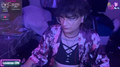 Snapshot of lobotomyprincess chatting on 04.21.26 LobotomyPrincess online show from 04.21.26