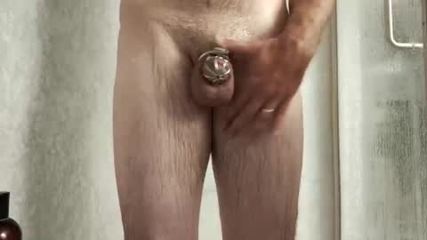 Snapshot of lockedhubs chatting on 10.27.25 chastity slave online show from 10.27.25