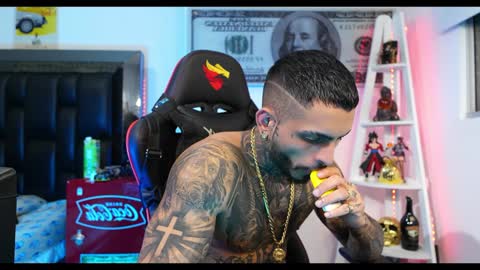 logan_hugh8 online show from 12.13.24