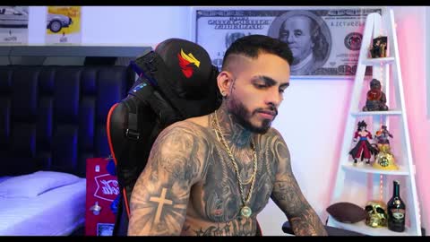 logan_hugh8 online show from 12.22.24