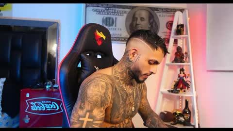 logan_hugh8 online show from 02.20.25