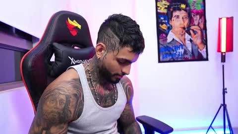 logan_hugh8 online show from 10.22.25