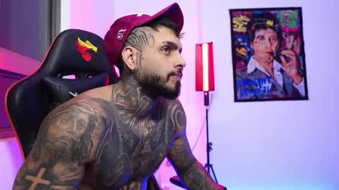 logan_hugh8 online show from 11.04.25