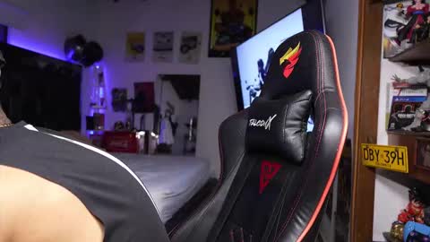 logan_hugh8 online show from 03.16.26