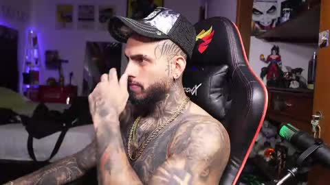 logan_hugh8 online show from 04.20.26