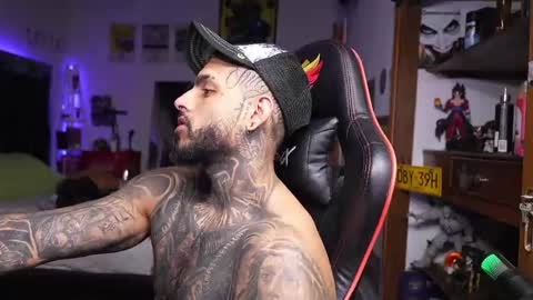 logan_hugh8 online show from 04.24.26