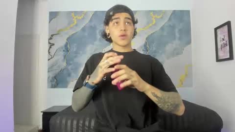 logan_peach5 online show from 09.13.25