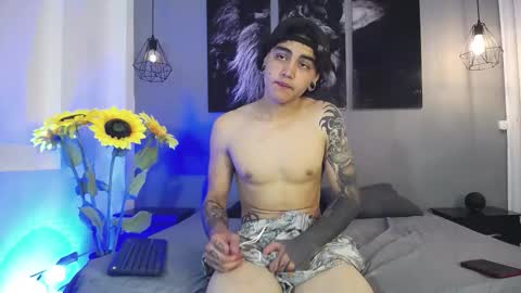 logan_peach5 online show from 09.15.25
