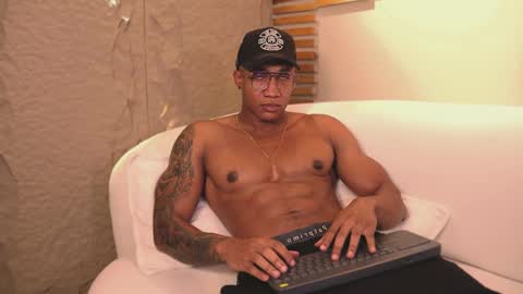 logan_varela online show from 03.05.25