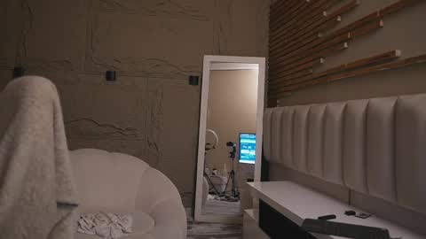 logan_varela online show from 04.01.26