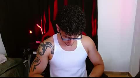 Snapshot of loganandrwz chatting on 02.12.26 Loganandrwz online show from 02.12.26