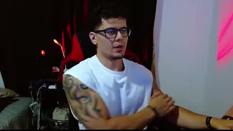 Snapshot of loganandrwz chatting on 02.17.26 Loganandrwz online show from 02.17.26