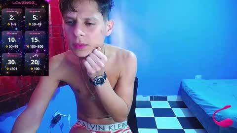 Snapshot of loganevans8 chatting on 10.07.25 Logan online show from 10.07.25