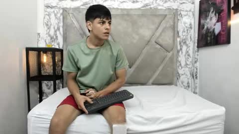 loganjhonson online show from 11.01.25