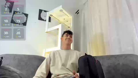 Snapshot of logantwink18 chatting on 09.17.25 logantwink18 online show from 09.17.25