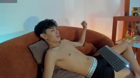 Snapshot of logantwink18 chatting on 10.15.25 logantwink18 online show from 10.15.25