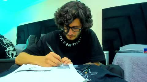 Loggan online show from 02.12.25