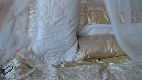 Snapshot of lokagold chatting on 01.25.25 Lilu online show from 01.25.25