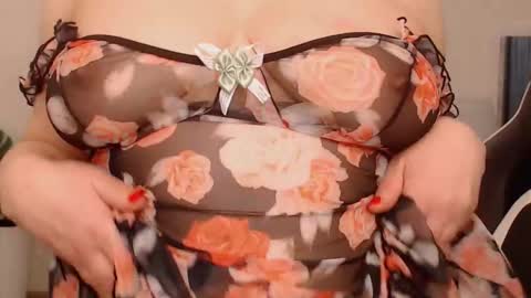  Lola  online show from 11.17.25