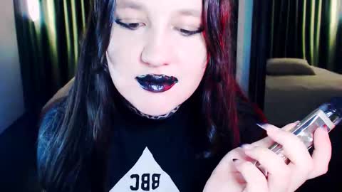 Lola Chi online show from 10.13.25