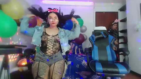 lola_fiery online show from 12.30.24