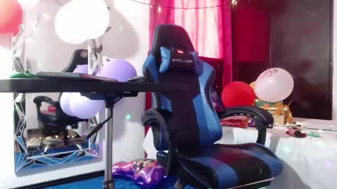 lola_fiery online show from 02.12.25